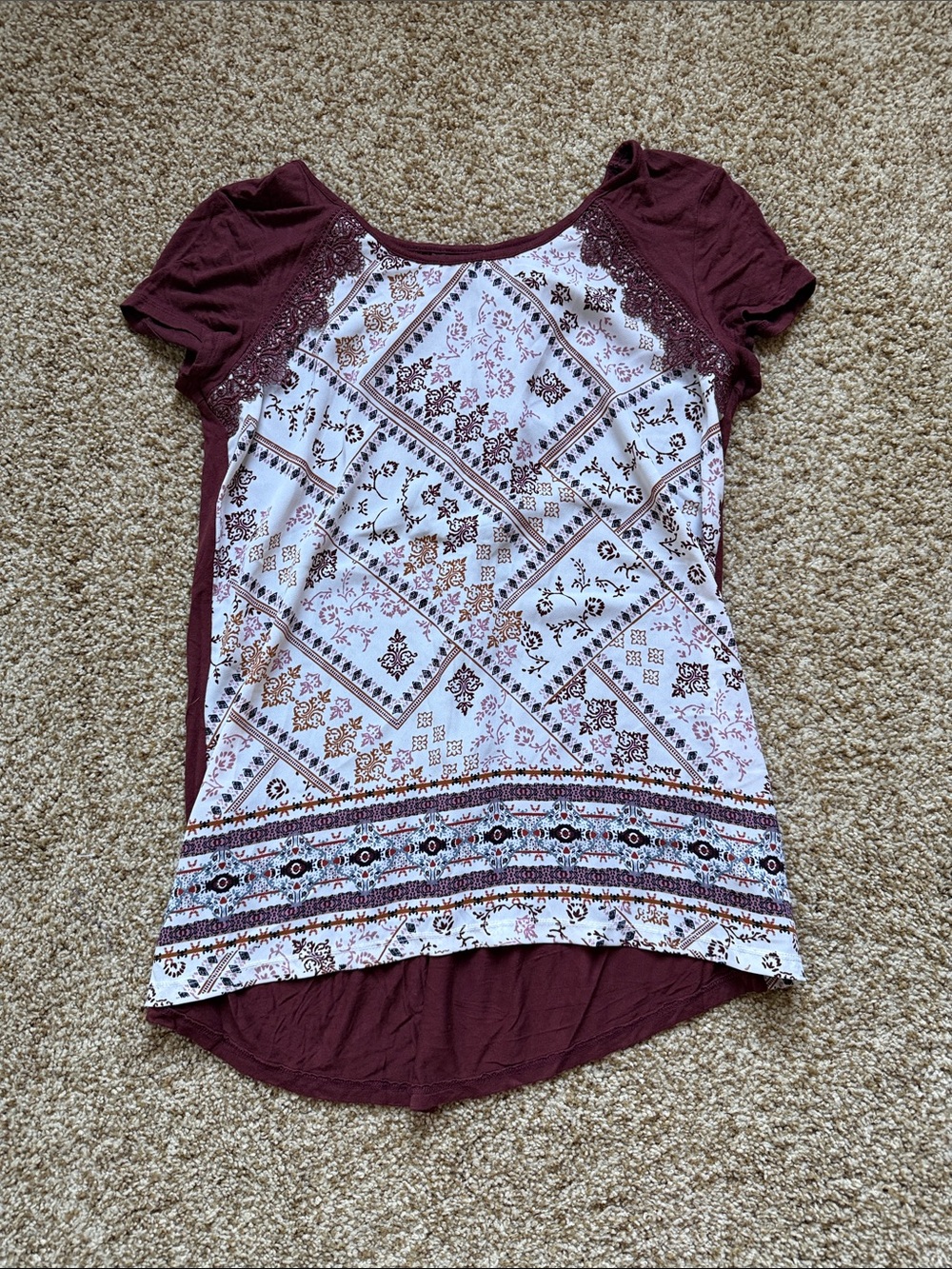 Maurice’s Women's Maroon and White Printed Short Sleeve Top